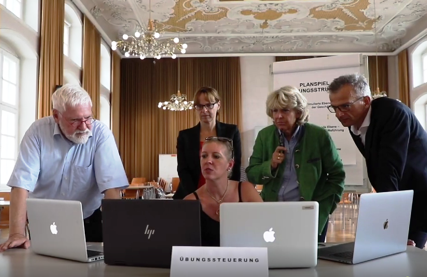 Universitätskurs "Führen und Entscheiden in Krisen"